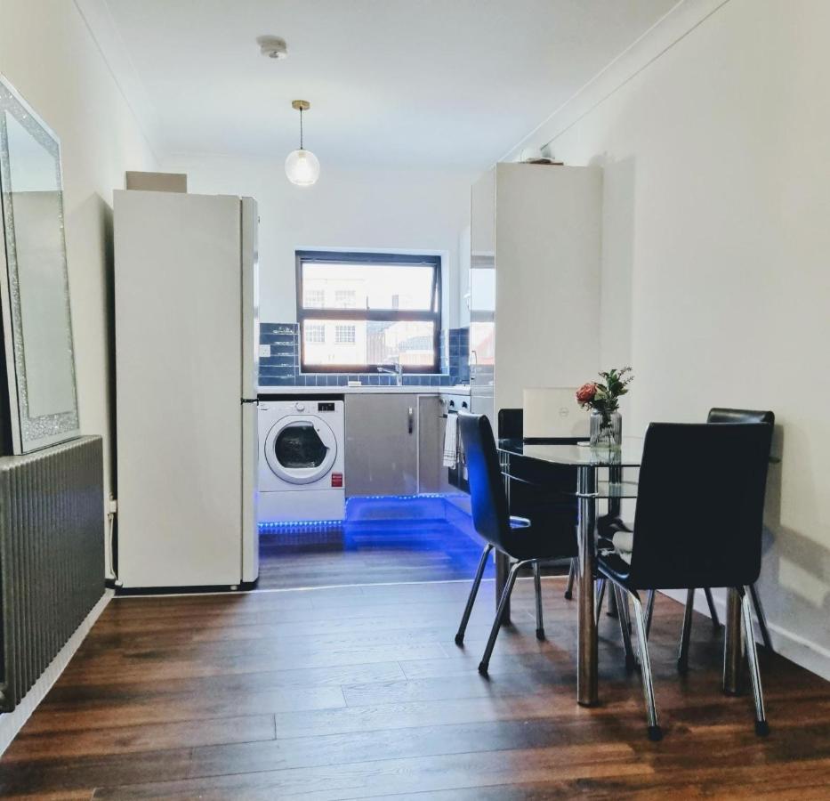 Beautiful Modern Apartment On Wick Lane London Bagian luar foto