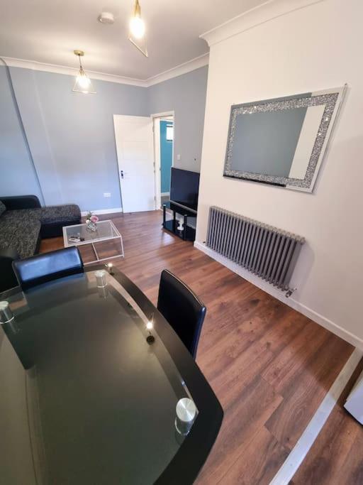 Beautiful Modern Apartment On Wick Lane London Bagian luar foto